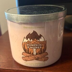 Bath & Body Works Pumpkin S'mores Candle - Light Pink